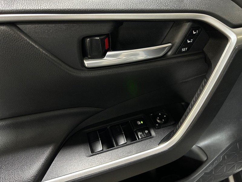2020 Toyota RAV4 XLE  Premium AWD