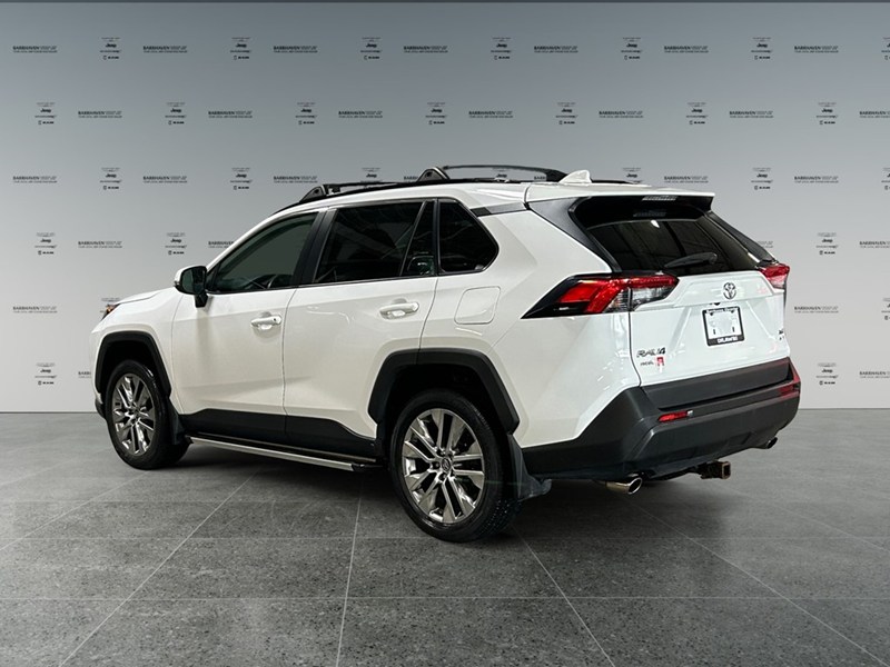 2020 Toyota RAV4 XLE  Premium AWD