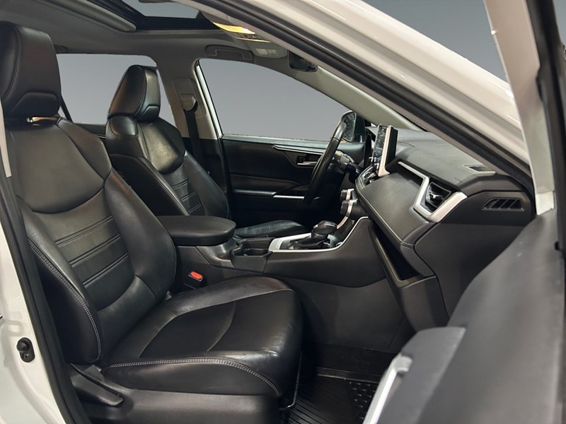 2020 Toyota RAV4 XLE  Premium AWD