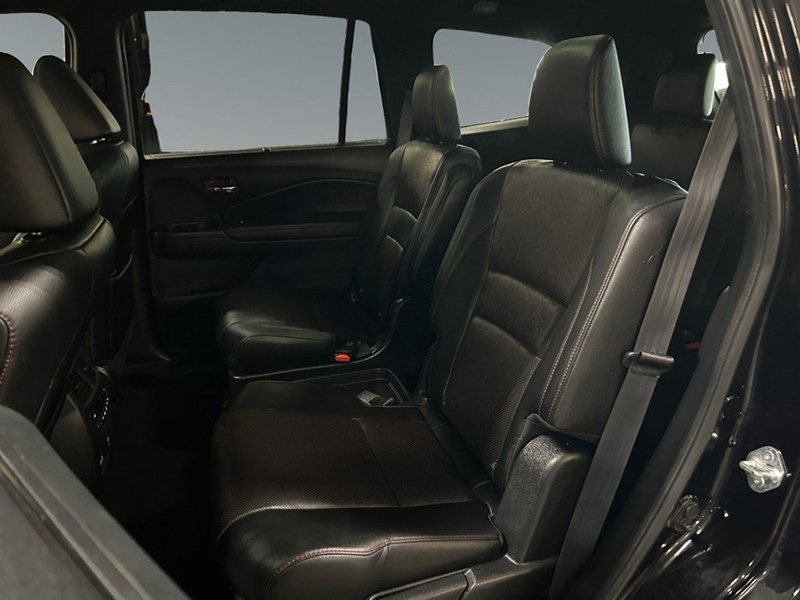 2022 Honda Pilot Black Edition AWD