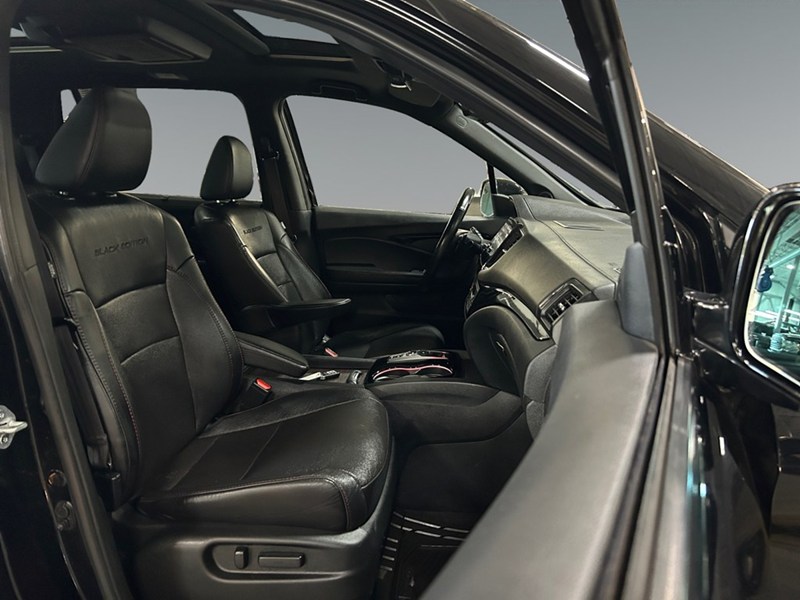 2022 Honda Pilot Black Edition AWD