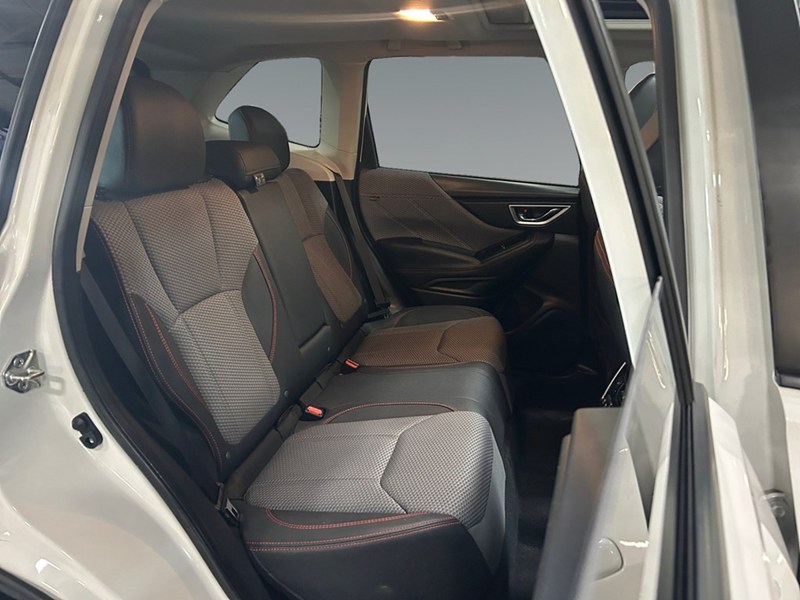 2019 Subaru Forester 2.5i Sport w/EyeSight Pkg | Low KM's
