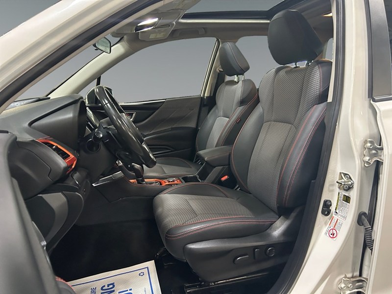 2019 Subaru Forester 2.5i Sport w/EyeSight Pkg | Low KM's