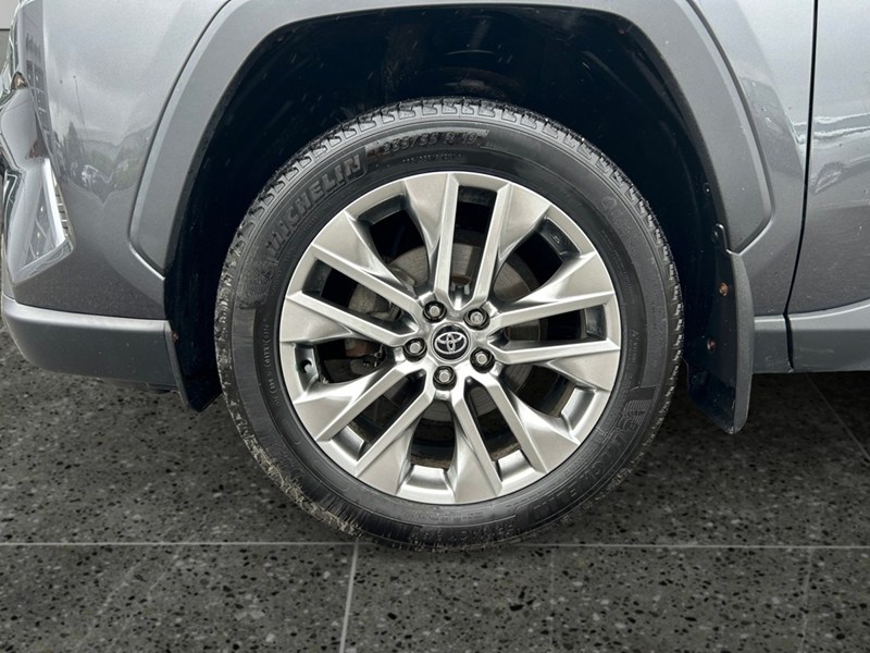 2019 Toyota RAV4 AWD XLE PREMIUM | Low KM's