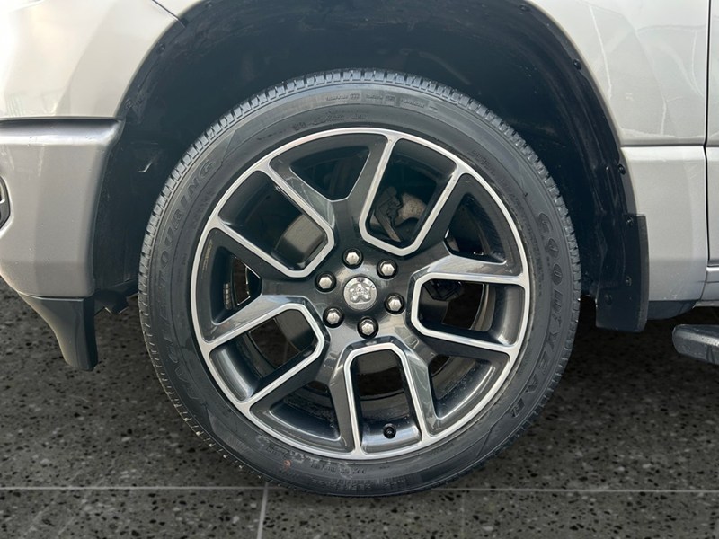 2019 RAM 1500 Sport 4x4 Crew | Ultra LOW KM's