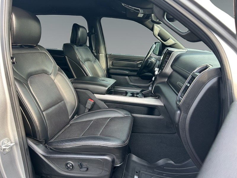 2019 RAM 1500 Sport 4x4 Crew | Ultra LOW KM's