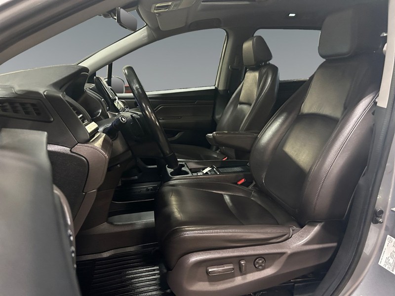 2019 Honda Odyssey EX-L Navi | Ultra Low KM's