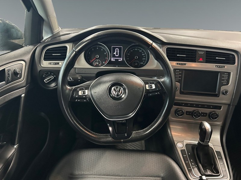 2017 Volkswagen Golf 1.8 TSI Highline | Ultra Low KM's
