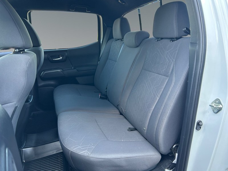 2019 Toyota Tacoma 4x4 TRD Sport | Ultra Low KM's