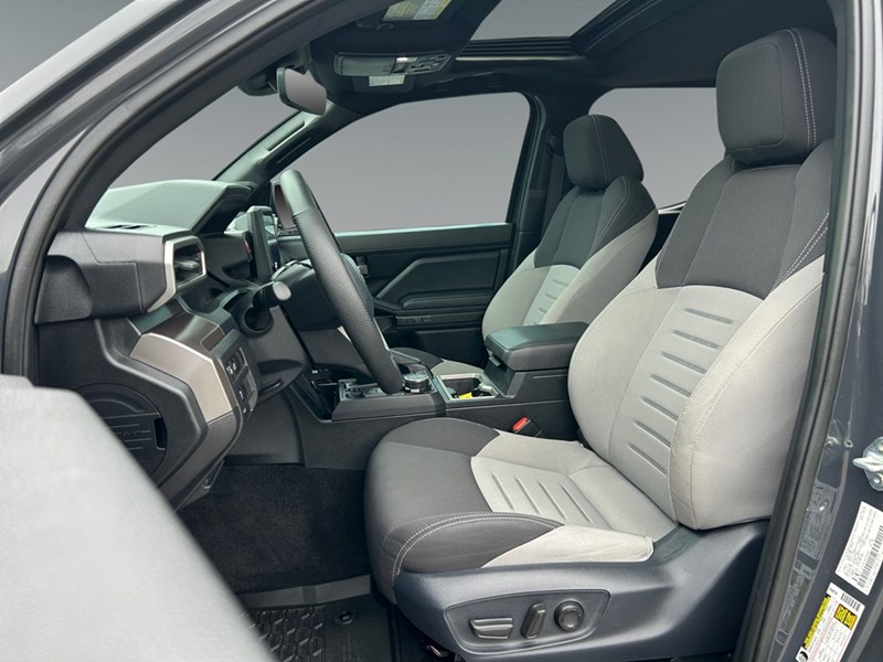 2024 Toyota Tacoma 4x4 Double Cab | TRD Sport | Low KM's