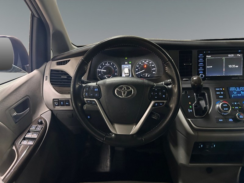 2020 Toyota Sienna XLE 7-Passenger AWD