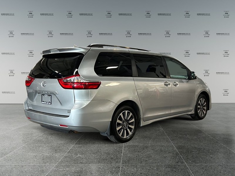 2020 Toyota Sienna XLE 7-Passenger AWD