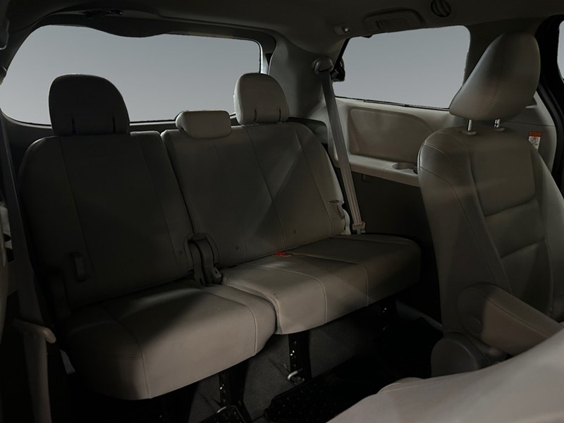 2020 Toyota Sienna XLE 7-Passenger AWD