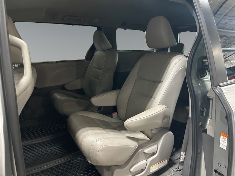 2020 Toyota Sienna XLE 7-Passenger AWD
