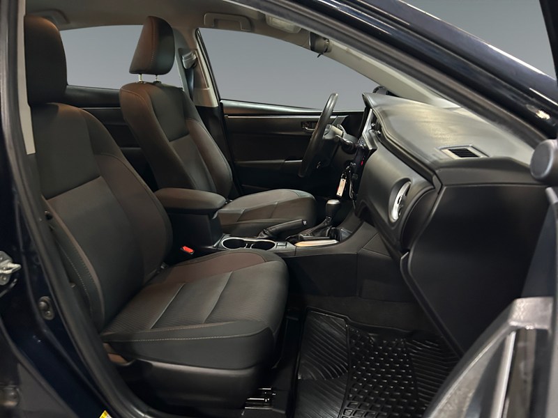 2019 Toyota Corolla LE | Low KM's