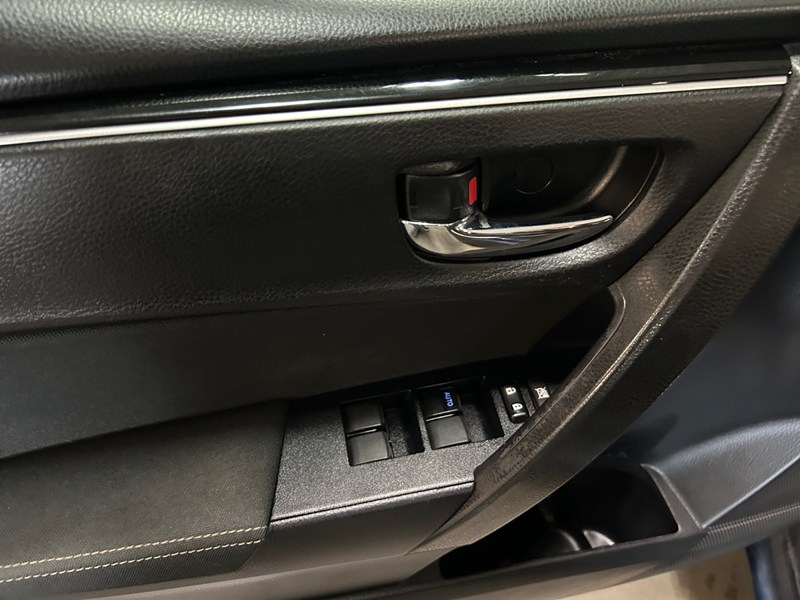 2019 Toyota Corolla LE | Low KM's