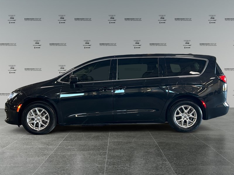 2022 Chrysler Grand Caravan SXT | Low KM's