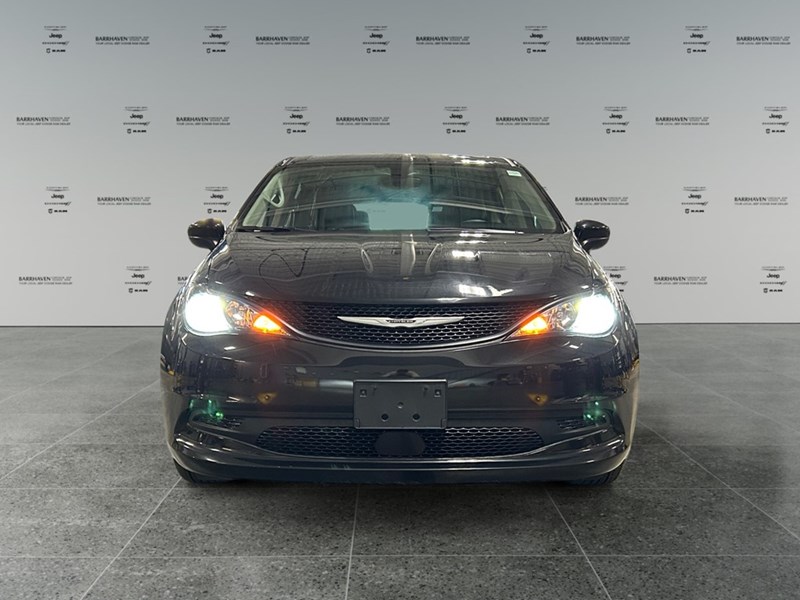 2022 Chrysler Grand Caravan SXT | Low KM's