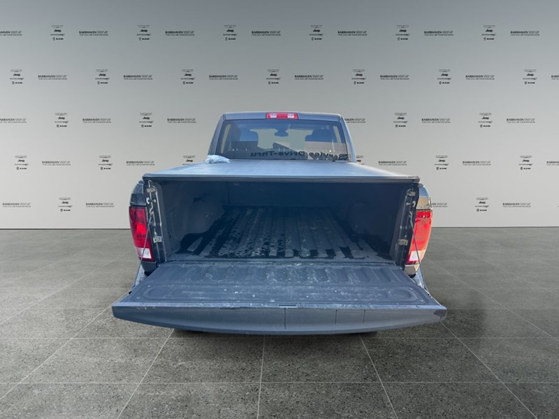 2021 RAM 1500 Classic Express 4x4 Crew V8 Hemi | Low KM’s