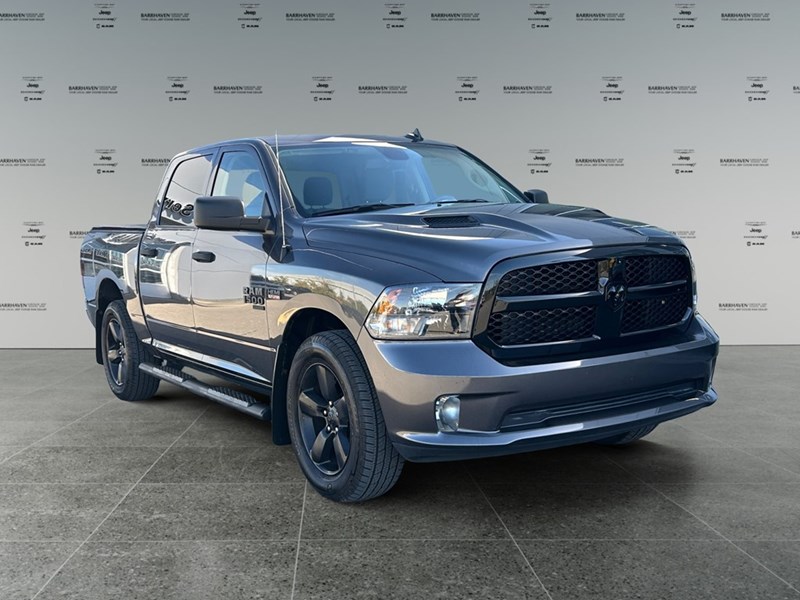 2021 RAM 1500 Classic Express 4x4 Crew V8 Hemi | Low KM’s
