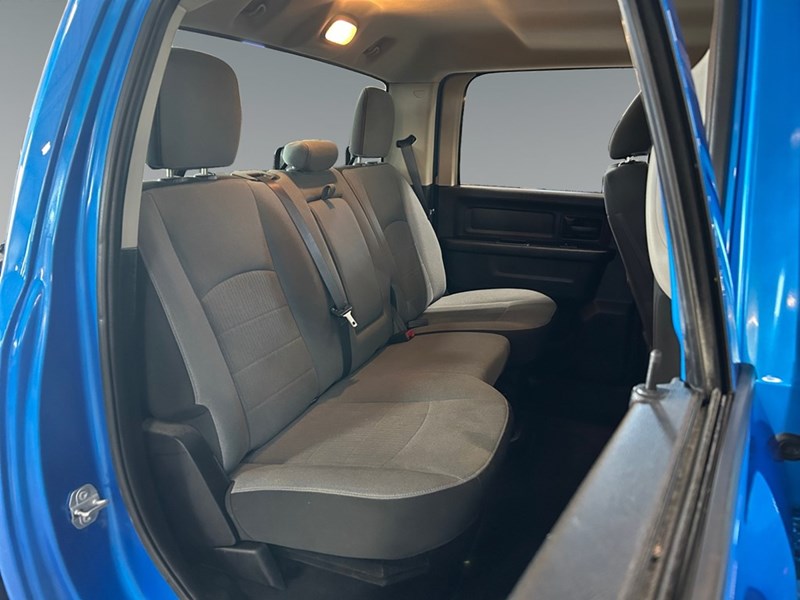 2021 RAM 1500 Classic Express 4x4 Crew | Low KM's