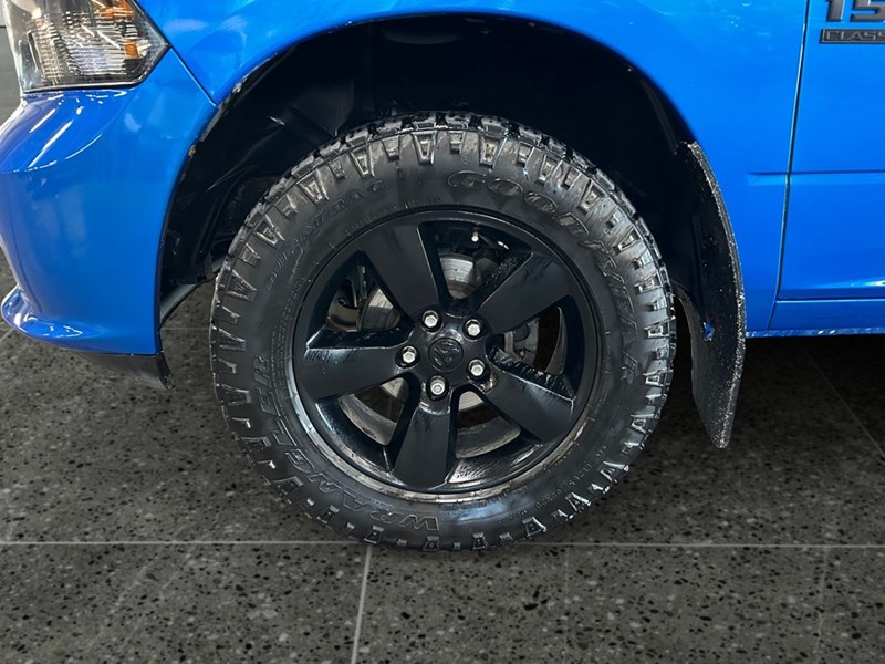 2021 RAM 1500 Classic Express 4x4 Crew | Low KM's