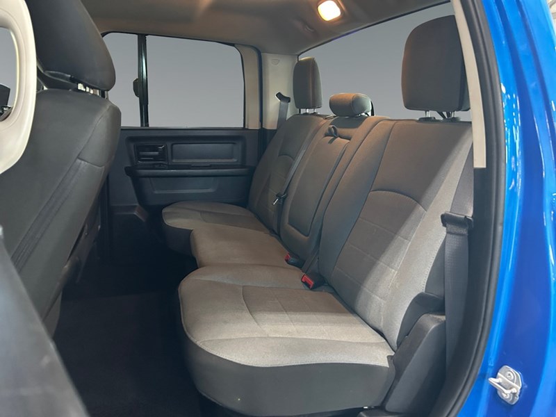 2021 RAM 1500 Classic Express 4x4 Crew | Low KM's