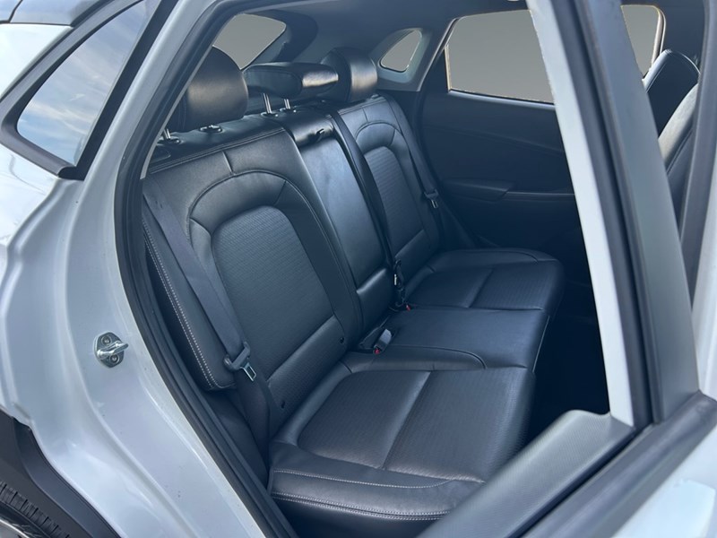 2019 Hyundai Kona 2.0L Luxury AWD | Ultra Ultra LOW KM's