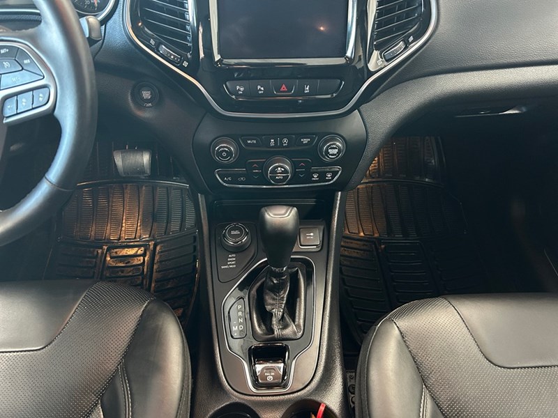 2019 Jeep Cherokee Limited 4x4 | Ultra Ultra Low KM's