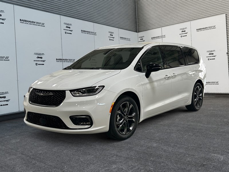 2026 Chrysler Pacifica Select | DVD's