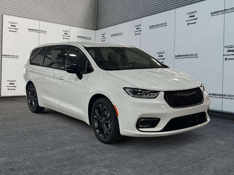 2026 Chrysler Pacifica Select | DVD's