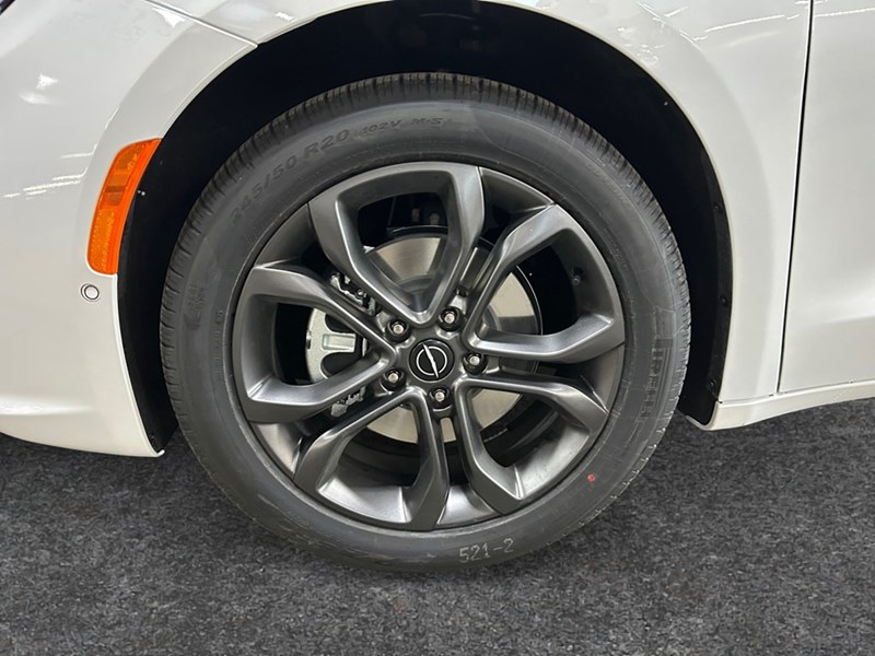 2026 Chrysler Pacifica Select | DVD's