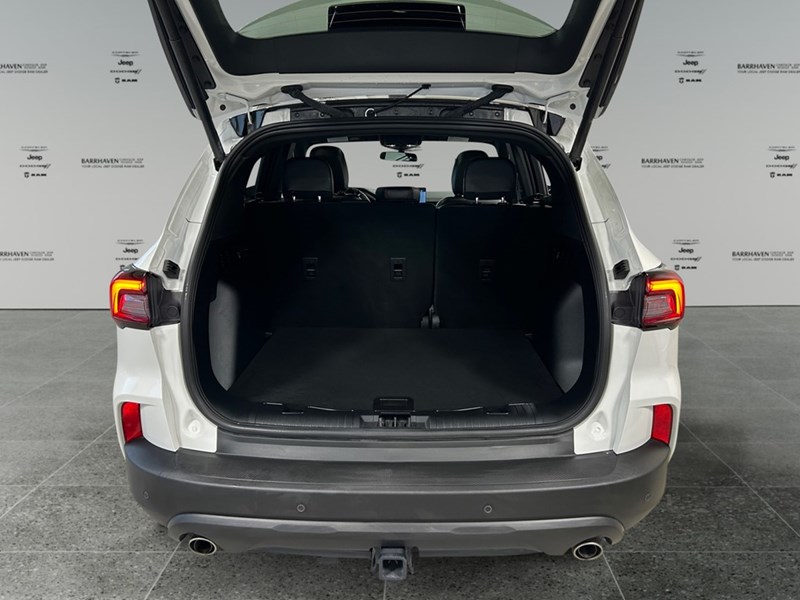 2025 Ford Escape ST-Line Select AWD | Like NEW