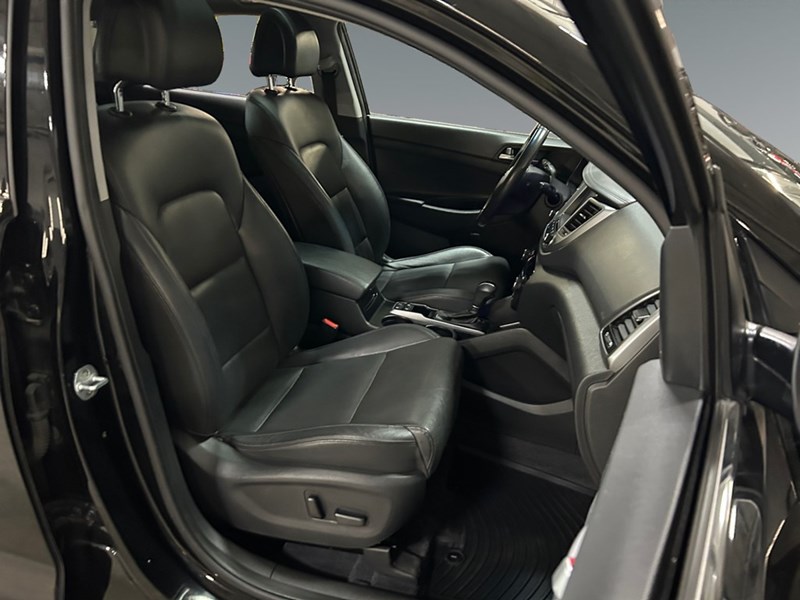 2017 Hyundai Tucson AWD 1.6L Limited w/Navi | Ultra Low Km’s