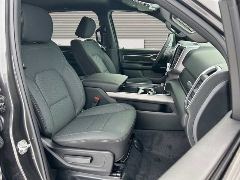 2025 RAM 1500 Big Horn 4x4 Crew Cab 5'7" Box