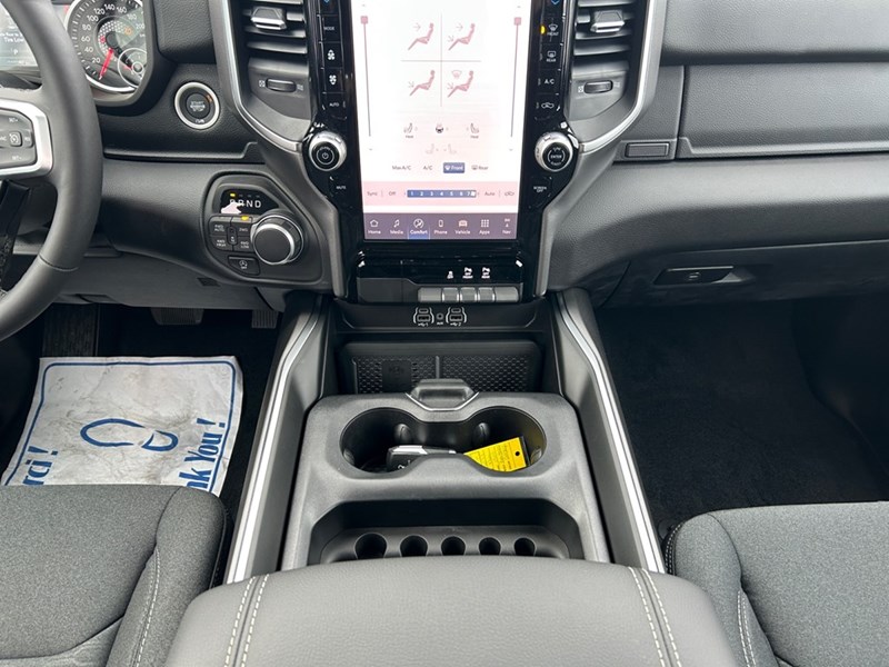 2025 RAM 1500 Big Horn 4x4 Crew Cab 5'7" Box