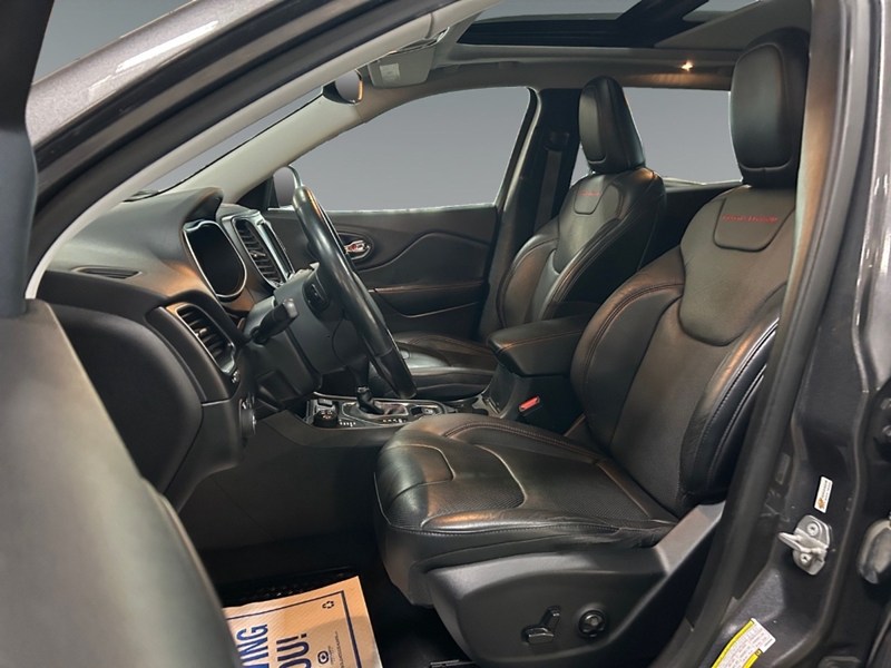 2020 Jeep Cherokee Trailhawk Elite 4x4 | Low KM's