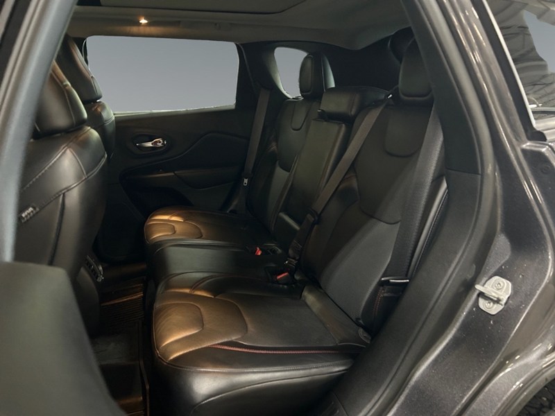 2020 Jeep Cherokee Trailhawk Elite 4x4 | Low KM's