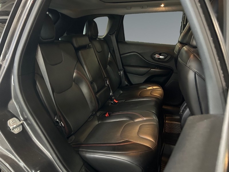 2020 Jeep Cherokee Trailhawk Elite 4x4 | Low KM's