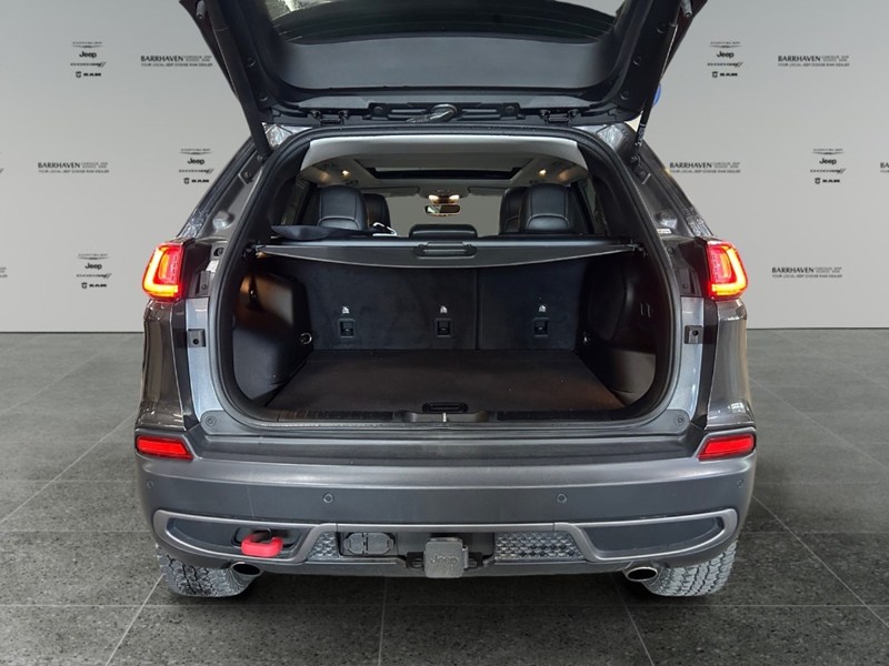 2020 Jeep Cherokee Trailhawk Elite 4x4 | Low KM's