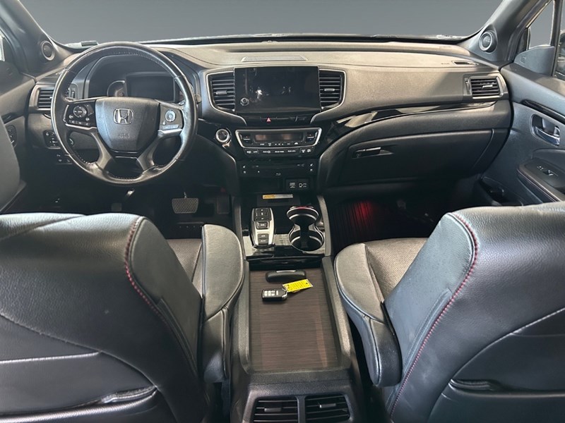 2021 Honda Pilot Black Edition AWD | Low KM's