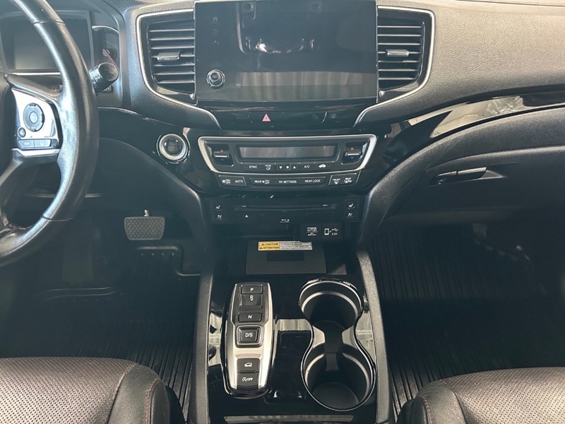 2021 Honda Pilot Black Edition AWD | Low KM's