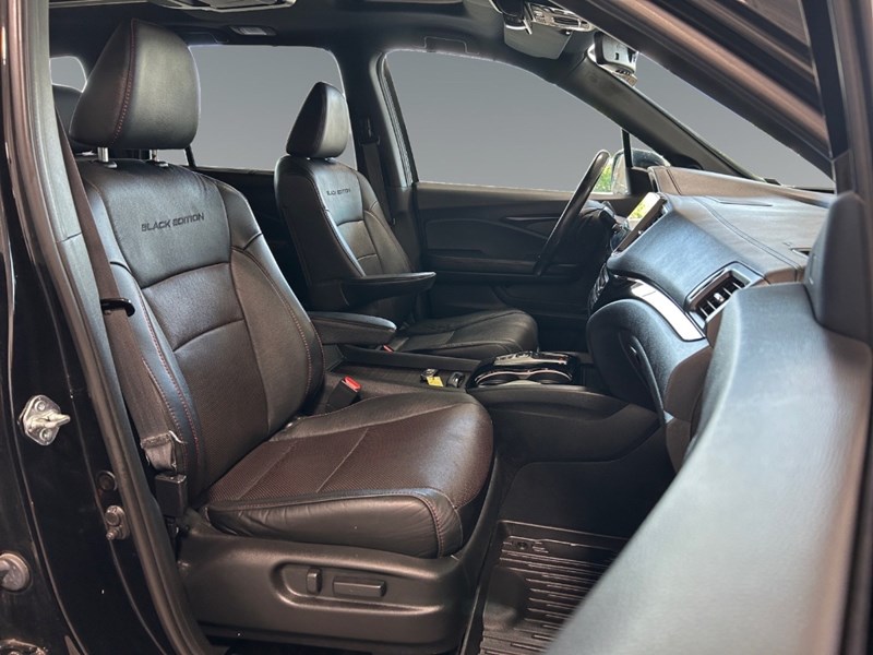 2021 Honda Pilot Black Edition AWD | Low KM's
