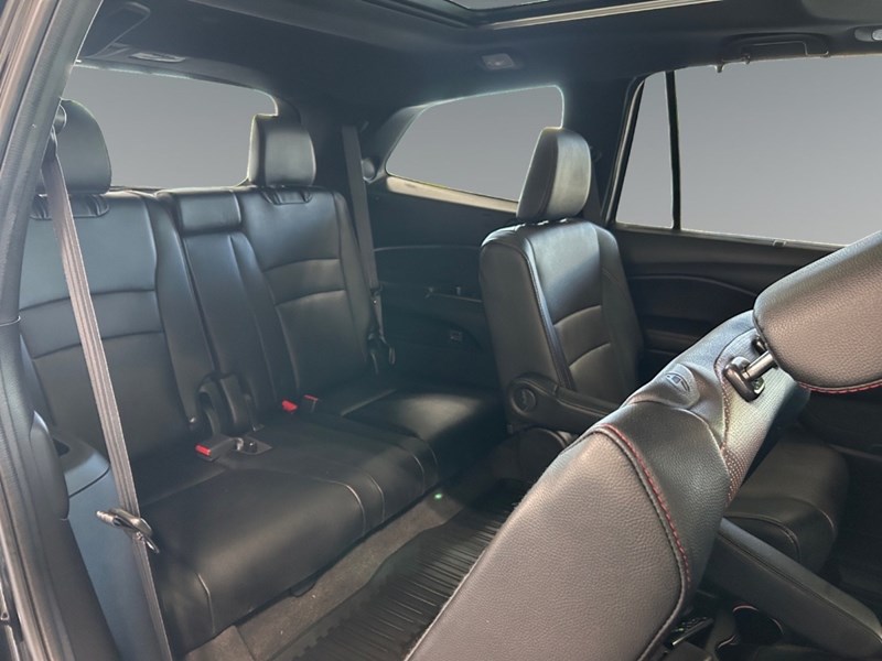 2021 Honda Pilot Black Edition AWD | Low KM's