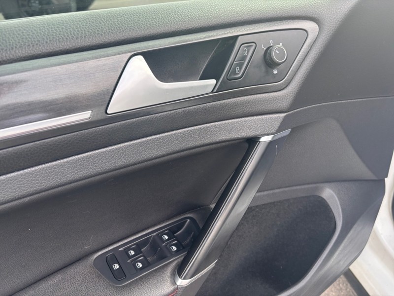 2021 Volkswagen Golf GTI Autobahn | Low KM's