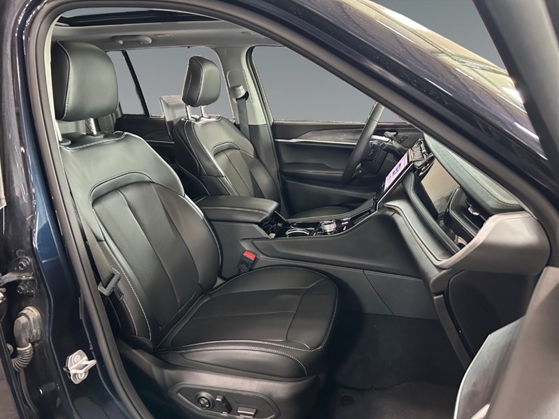 2023 Jeep Grand Cherokee 4xe | Hybrid, Leather, Pano Roof, DVD