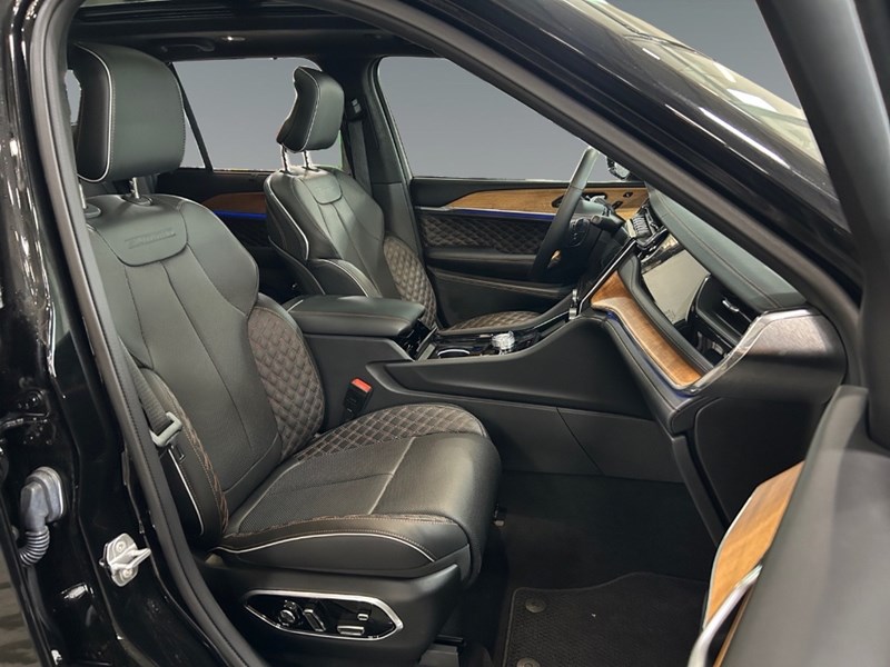 2023 Jeep Grand Cherokee 4xe Summit Reserve 4x4