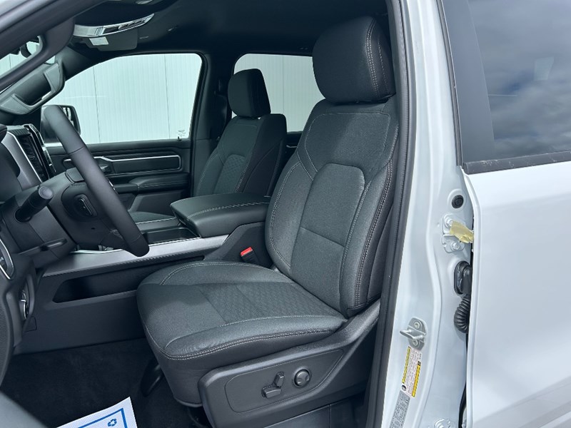 2025 RAM 1500 Big Horn 4x4 Crew Cab 5'7" Box