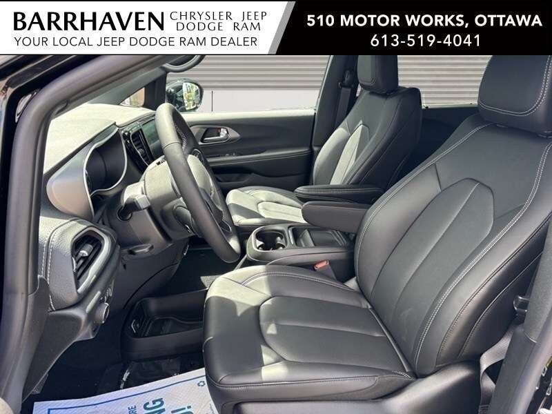 2027 Chrysler Pacifica Select FWD