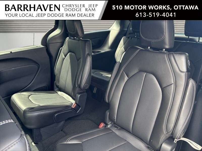 2027 Chrysler Pacifica Select FWD